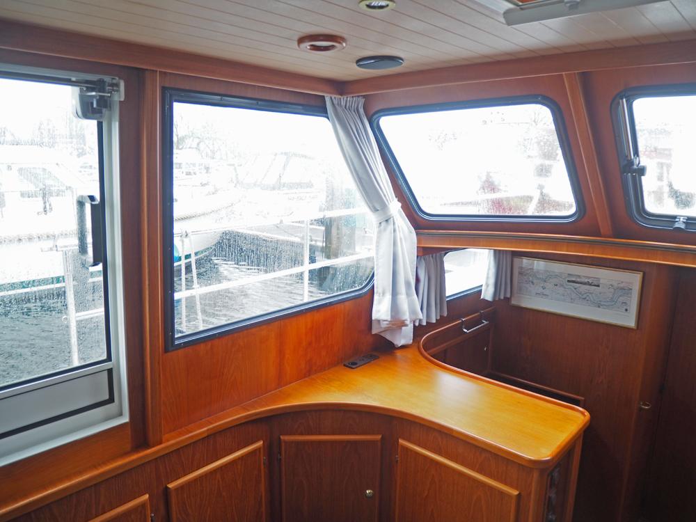 Saloon, Accommodation